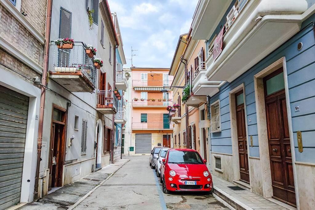 Moderno E Accogliente Bilocale Pascoli Apartment ซัน เบเนเดตโต เดล ตรอนโต ภายนอก รูปภาพ
