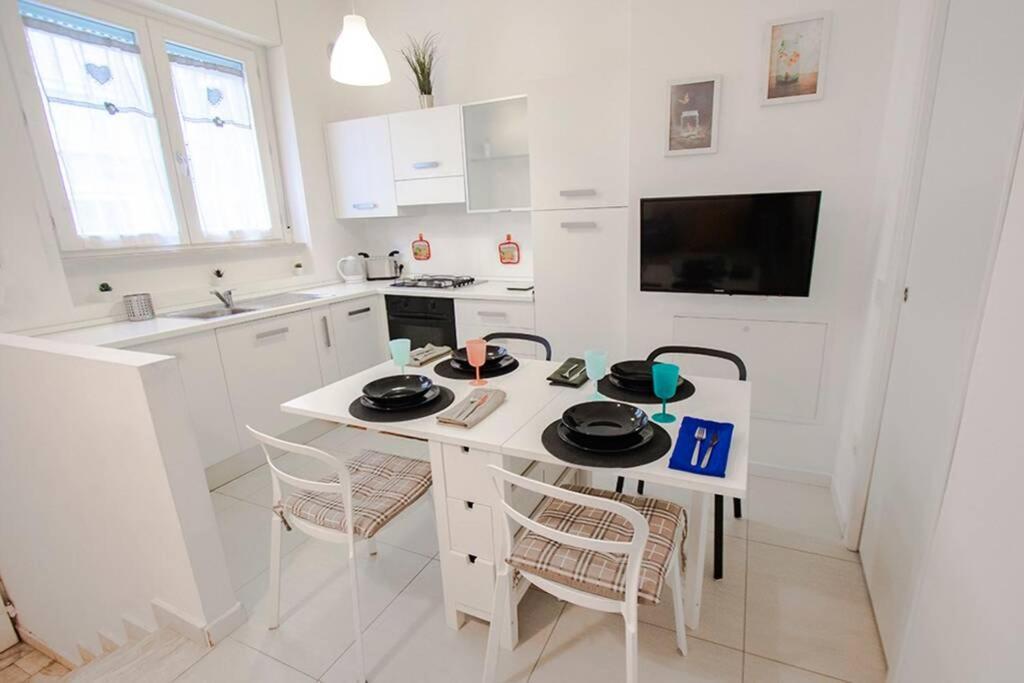 Moderno E Accogliente Bilocale Pascoli Apartment ซัน เบเนเดตโต เดล ตรอนโต ภายนอก รูปภาพ