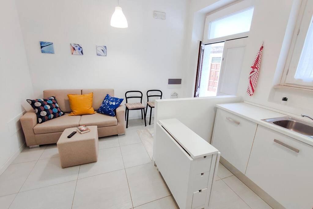Moderno E Accogliente Bilocale Pascoli Apartment ซัน เบเนเดตโต เดล ตรอนโต ภายนอก รูปภาพ